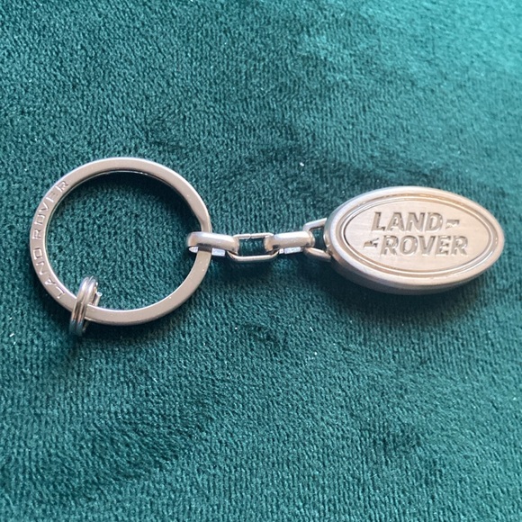 new - land-Rover keychain /key holder silver color new - Picture 3 of 4